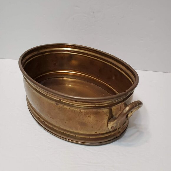 Vintage Oval Brass Planter with Dual Handles, Made in India, Gold Metal Pot - Picture 4 of 7
